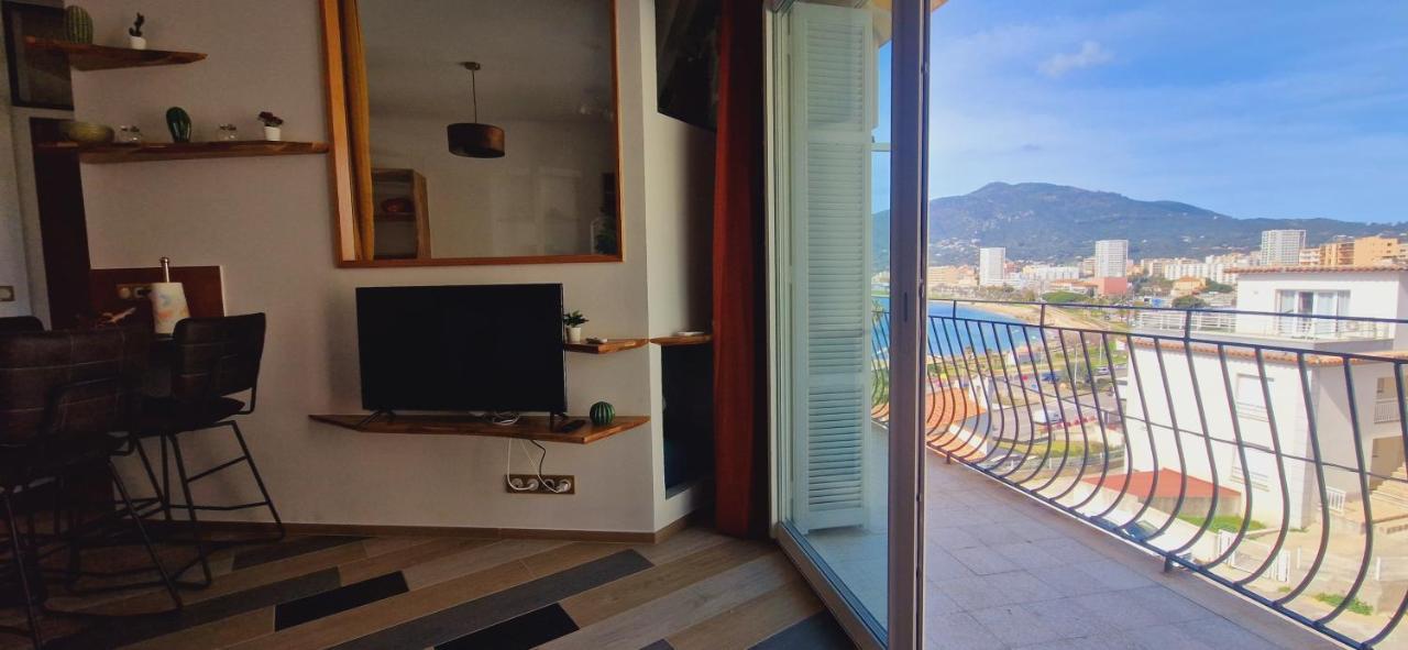 Magnifique Appartement Avec Balcon Vue Mer A L'Entree D'Ajaccio อฌักซิโอ้ ภายนอก รูปภาพ