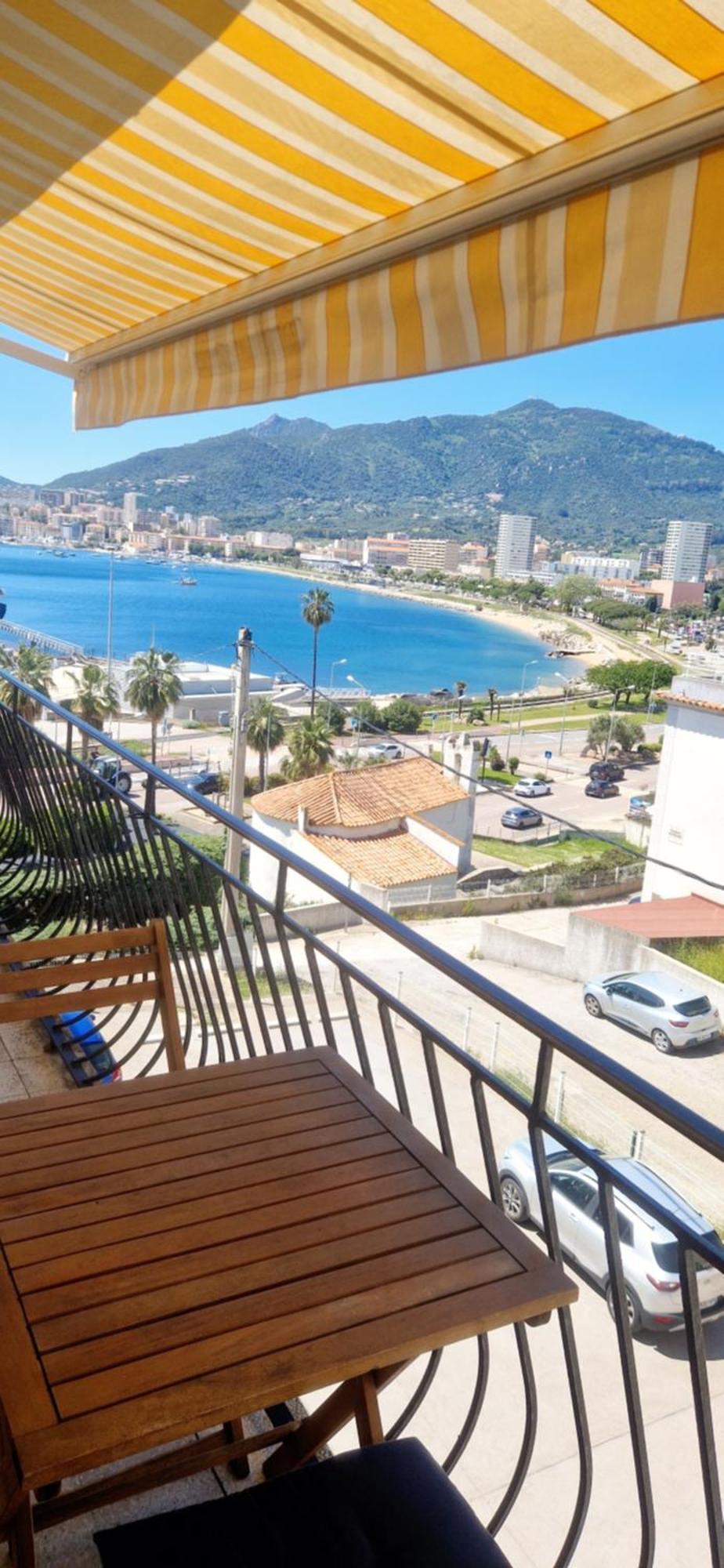 Magnifique Appartement Avec Balcon Vue Mer A L'Entree D'Ajaccio อฌักซิโอ้ ภายนอก รูปภาพ